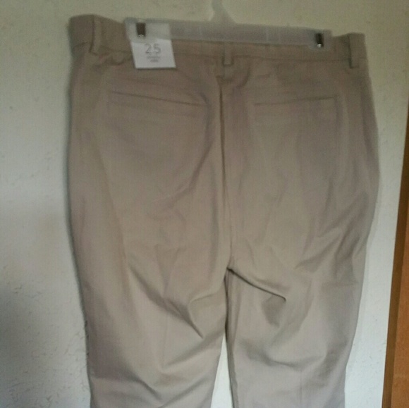 NWT Chico So Slimming size 2.5 khakis - Picture 3 of 4